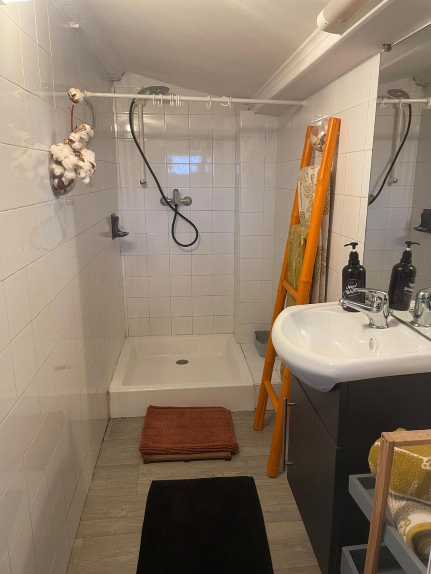 Studio Havre De Paix Au Pont Du Gard Piscine Et Jacuzzi Chez Valerie Payre Вер-Пон-дю-Гар Экстерьер фото
